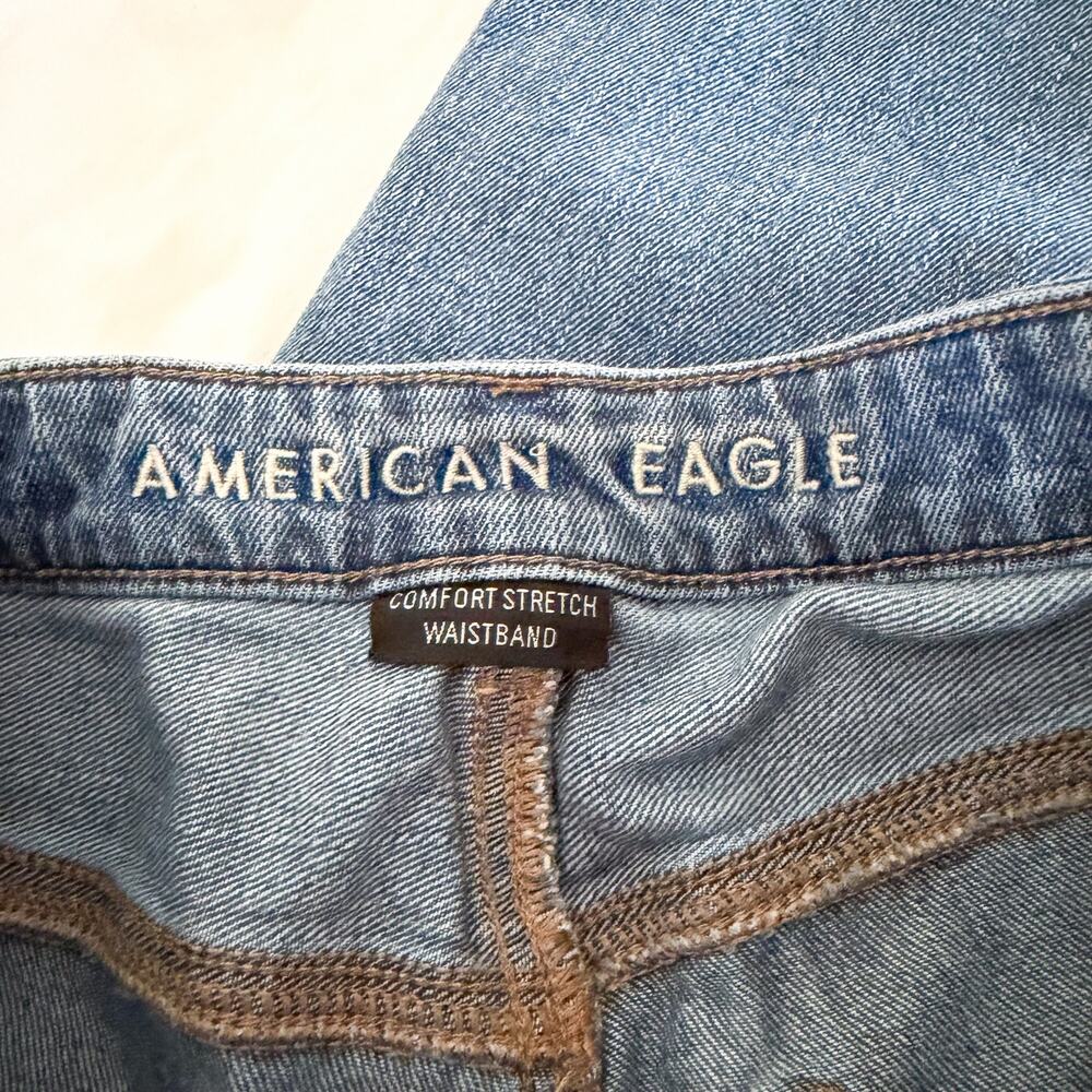American Eagle Mom Jean Distressed Ripped Medium Wash Jeans Size 6 - Picture 11 of 13